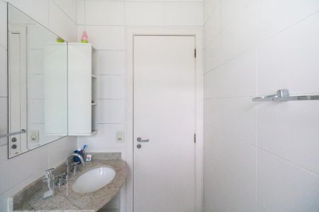 Apartamento à venda com 186m², 4 quartos e 3 vagasBanheiro da Suíte 2