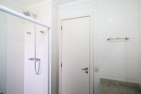 Apartamento à venda com 186m², 4 quartos e 3 vagasBanheiro da Suíte 1