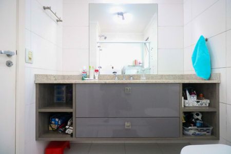 Apartamento à venda com 186m², 4 quartos e 3 vagasBanheiro da Suíte 1