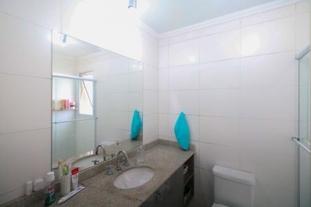 Apartamento à venda com 186m², 4 quartos e 3 vagasBanheiro da Suíte 1