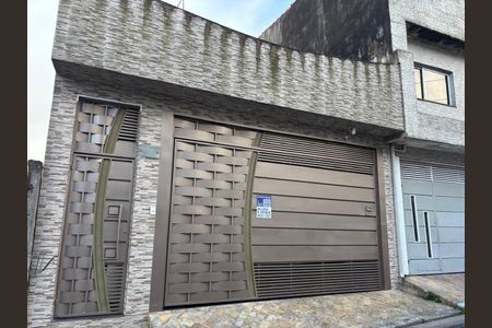 Casa à venda com 259m², 3 quartos e 3 vagas Casa à venda com 259m², 3 quartos e 3 vagasFachada