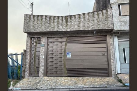 Casa à venda com 259m², 3 quartos e 3 vagas Casa à venda com 259m², 3 quartos e 3 vagasFachada