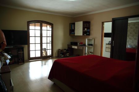 Casa à venda com 259m², 3 quartos e 3 vagasSuíte 