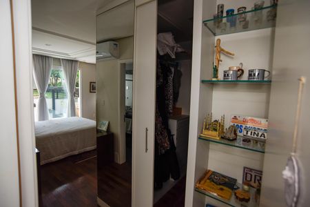 Casa de condomínio para alugar com 260m², 3 quartos e 2 vagas Casa de condomínio para alugar com 260m², 3 quartos e 2 vagasQuarto 1 - Suíte