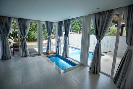 Casa de condomínio para alugar com 260m², 3 quartos e 2 vagas Casa de condomínio para alugar com 260m², 3 quartos e 2 vagasPiscina