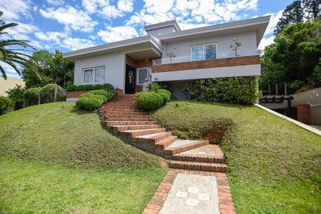 Casa de condomínio para alugar com 260m², 3 quartos e 2 vagas Casa de condomínio para alugar com 260m², 3 quartos e 2 vagasFachada