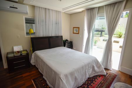 Casa de condomínio para alugar com 260m², 3 quartos e 2 vagas Casa de condomínio para alugar com 260m², 3 quartos e 2 vagasQuarto 1 - Suíte