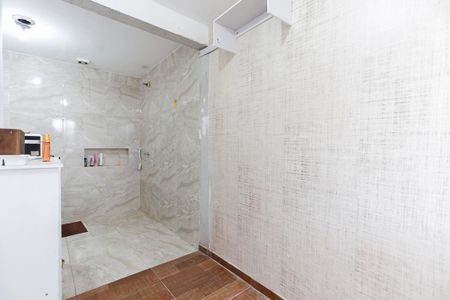 Casa à venda com 100m², 4 quartos e 2 vagas Casa à venda com 100m², 4 quartos e 2 vagasCloset e banheiro da suíte