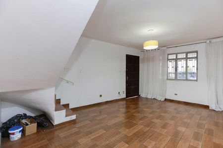 Casa à venda com 100m², 4 quartos e 2 vagas Casa à venda com 100m², 4 quartos e 2 vagasSala de estar