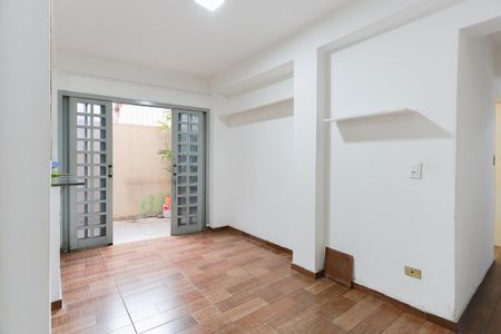 Casa à venda com 100m², 4 quartos e 2 vagas Casa à venda com 100m², 4 quartos e 2 vagasSala de jantar