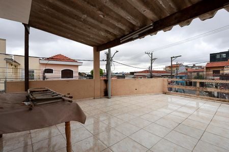 Casa à venda com 100m², 4 quartos e 2 vagas Casa à venda com 100m², 4 quartos e 2 vagasVaranda do quarto 1 e área de lazer