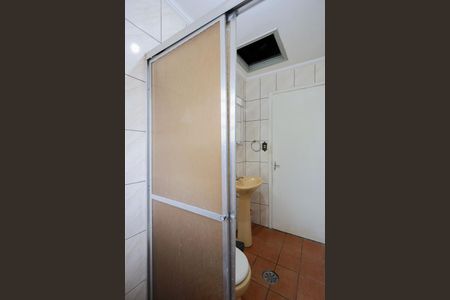 Casa à venda com 100m², 4 quartos e 2 vagas Casa à venda com 100m², 4 quartos e 2 vagasBanheiro social 1