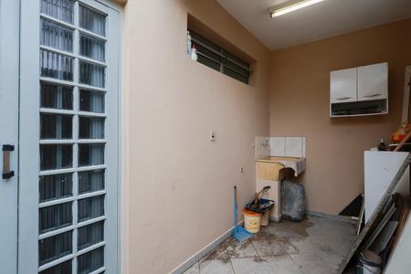 Casa à venda com 100m², 4 quartos e 2 vagas Casa à venda com 100m², 4 quartos e 2 vagasÁrea de serviço
