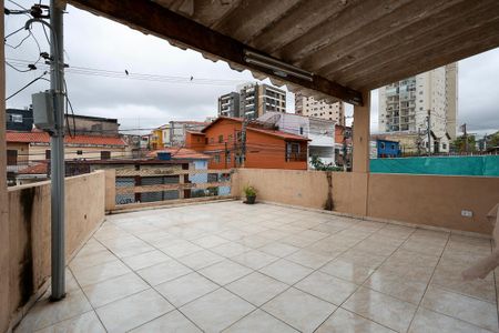 Casa à venda com 100m², 4 quartos e 2 vagas Casa à venda com 100m², 4 quartos e 2 vagasVaranda do quarto 1 e área de lazer