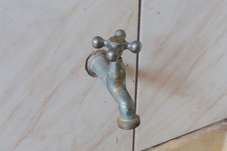 Casa à venda com 100m², 4 quartos e 2 vagas Casa à venda com 100m², 4 quartos e 2 vagasÁrea de serviço