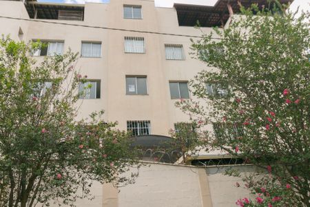 Apartamento para alugar com 69m², 3 quartos e sem vaga