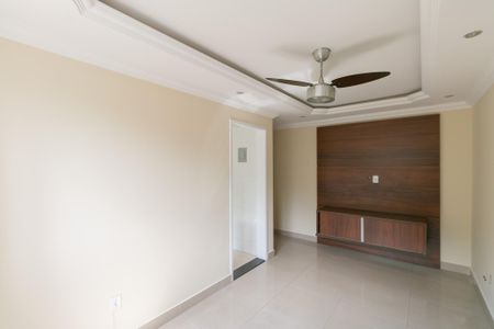Apartamento para alugar com 69m², 3 quartos e sem vaga