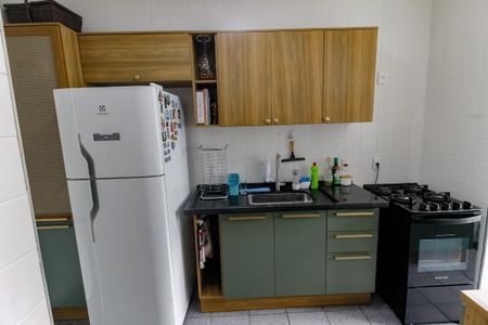 Apartamento à venda com 56m², 2 quartos e 2 vagas Apartamento à venda com 56m², 2 quartos e 2 vagasCozinha - Armários