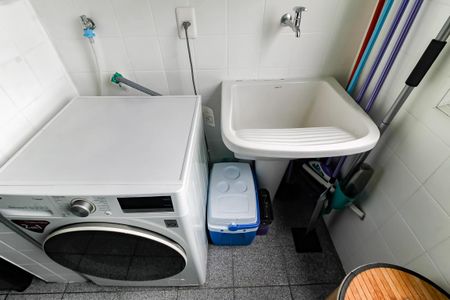 Apartamento à venda com 56m², 2 quartos e 2 vagas Apartamento à venda com 56m², 2 quartos e 2 vagasDetalhe da area de serviço