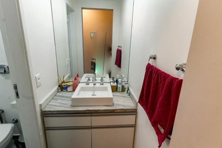 Apartamento à venda com 56m², 2 quartos e 2 vagas Apartamento à venda com 56m², 2 quartos e 2 vagasBanheiro