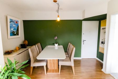 Apartamento à venda com 56m², 2 quartos e 2 vagas Apartamento à venda com 56m², 2 quartos e 2 vagasDetalhe Sala