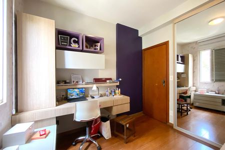 Apartamento à venda com 94m², 3 quartos e 2 vagasQuarto 3
