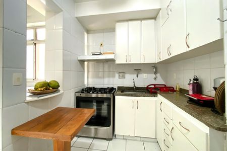 Apartamento à venda com 94m², 3 quartos e 2 vagasCozinha