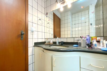 Apartamento à venda com 94m², 3 quartos e 2 vagasBanheiro