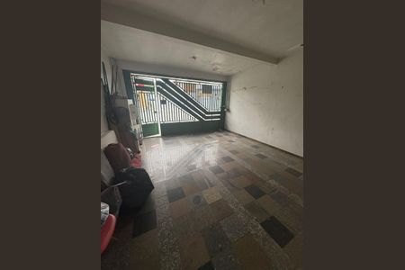 Casa à venda com 160m², 3 quartos e 2 vagasÁrea Externa