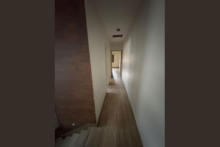 Casa à venda com 160m², 3 quartos e 2 vagasCorredor