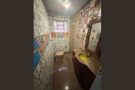 Casa à venda com 160m², 3 quartos e 2 vagasBanheiro 1