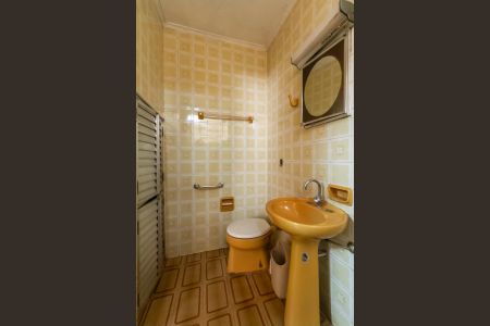 Casa à venda com 297m², 2 quartos e 1 vagaBanheiro 2