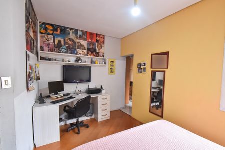 Casa à venda com 270m², 3 quartos e 2 vagas Casa à venda com 270m², 3 quartos e 2 vagasSuíte