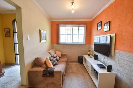 Casa à venda com 270m², 3 quartos e 2 vagas Casa à venda com 270m², 3 quartos e 2 vagasSala