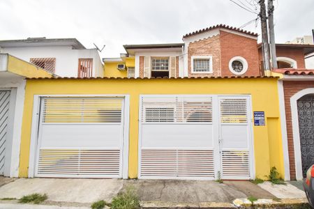 Casa à venda com 270m², 3 quartos e 2 vagas Casa à venda com 270m², 3 quartos e 2 vagasFachada