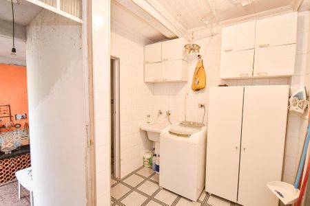 Casa à venda com 270m², 3 quartos e 2 vagas Casa à venda com 270m², 3 quartos e 2 vagasÁrea de serviço