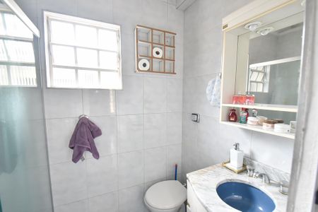 Casa à venda com 270m², 3 quartos e 2 vagas Casa à venda com 270m², 3 quartos e 2 vagasBanheiro da suíte