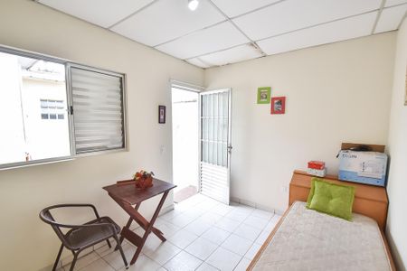 Casa à venda com 270m², 3 quartos e 2 vagas Casa à venda com 270m², 3 quartos e 2 vagasEdícula / quarto
