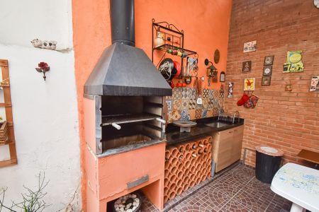 Casa à venda com 270m², 3 quartos e 2 vagas Casa à venda com 270m², 3 quartos e 2 vagasQuintal