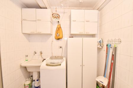 Casa à venda com 270m², 3 quartos e 2 vagas Casa à venda com 270m², 3 quartos e 2 vagasÁrea de serviço