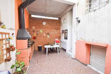 Casa à venda com 270m², 3 quartos e 2 vagas Casa à venda com 270m², 3 quartos e 2 vagasQuintal