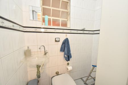 Casa à venda com 270m², 3 quartos e 2 vagas Casa à venda com 270m², 3 quartos e 2 vagasBanheiro de serviço