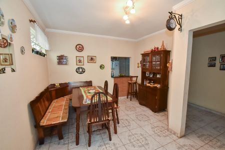Casa à venda com 270m², 3 quartos e 2 vagas Casa à venda com 270m², 3 quartos e 2 vagasSala de jantar