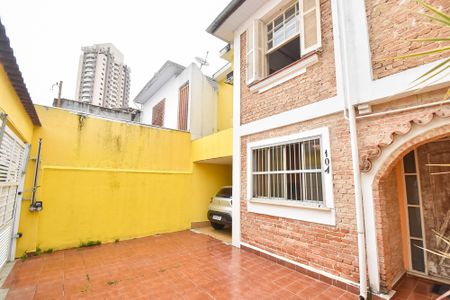 Casa à venda com 270m², 3 quartos e 2 vagas Casa à venda com 270m², 3 quartos e 2 vagasFrente