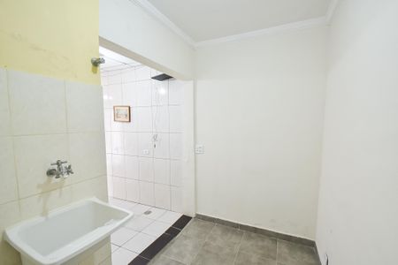 Casa à venda com 270m², 3 quartos e 2 vagas Casa à venda com 270m², 3 quartos e 2 vagasEdícula / área de serviço