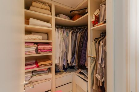 Apartamento à venda com 100m², 3 quartos e 2 vagasCloset da suíte
