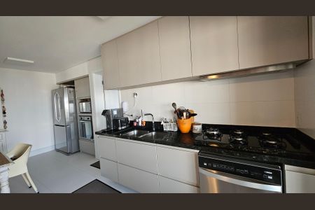 Apartamento à venda com 220m², 3 quartos e 3 vagas Apartamento à venda com 220m², 3 quartos e 3 vagasCozinha