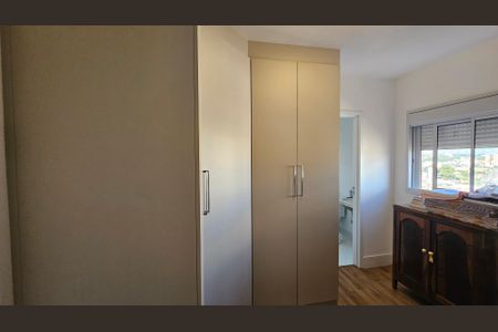 Apartamento à venda com 220m², 3 quartos e 3 vagas Apartamento à venda com 220m², 3 quartos e 3 vagasQuarto Suíte