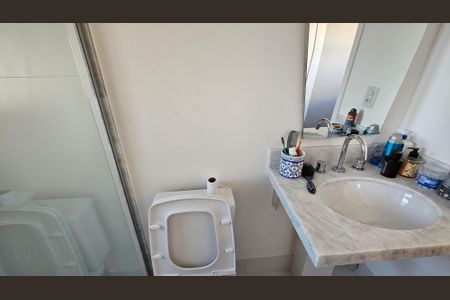 Apartamento à venda com 220m², 3 quartos e 3 vagas Apartamento à venda com 220m², 3 quartos e 3 vagasBanheiro da Suíte