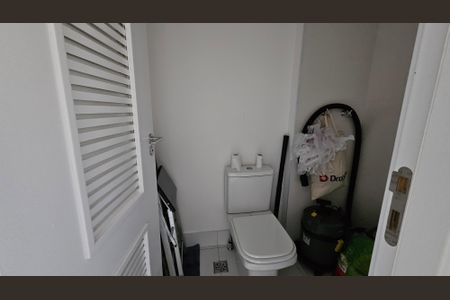 Apartamento à venda com 220m², 3 quartos e 3 vagas Apartamento à venda com 220m², 3 quartos e 3 vagasLavanderia